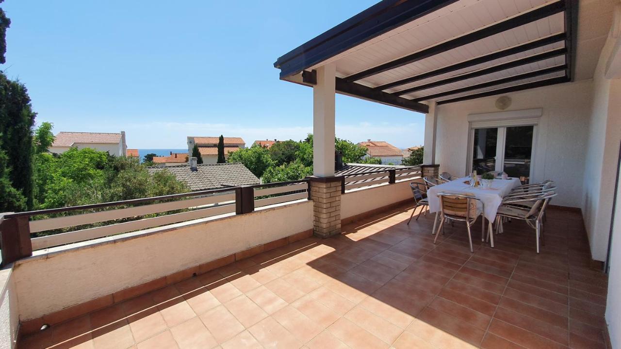 Apartments Karlos Novalja Exterior foto