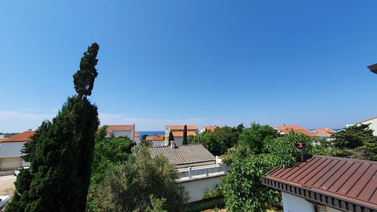 Apartments Karlos Novalja Exterior foto