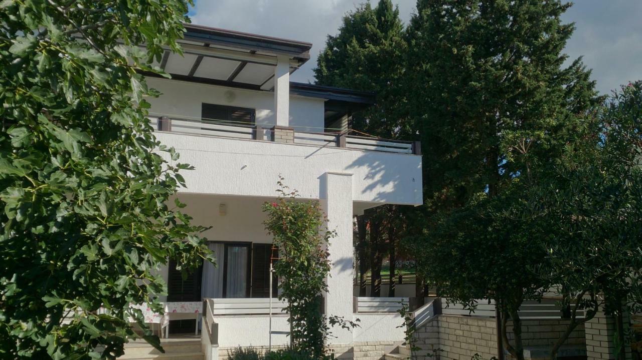 Apartments Karlos Novalja Exterior foto